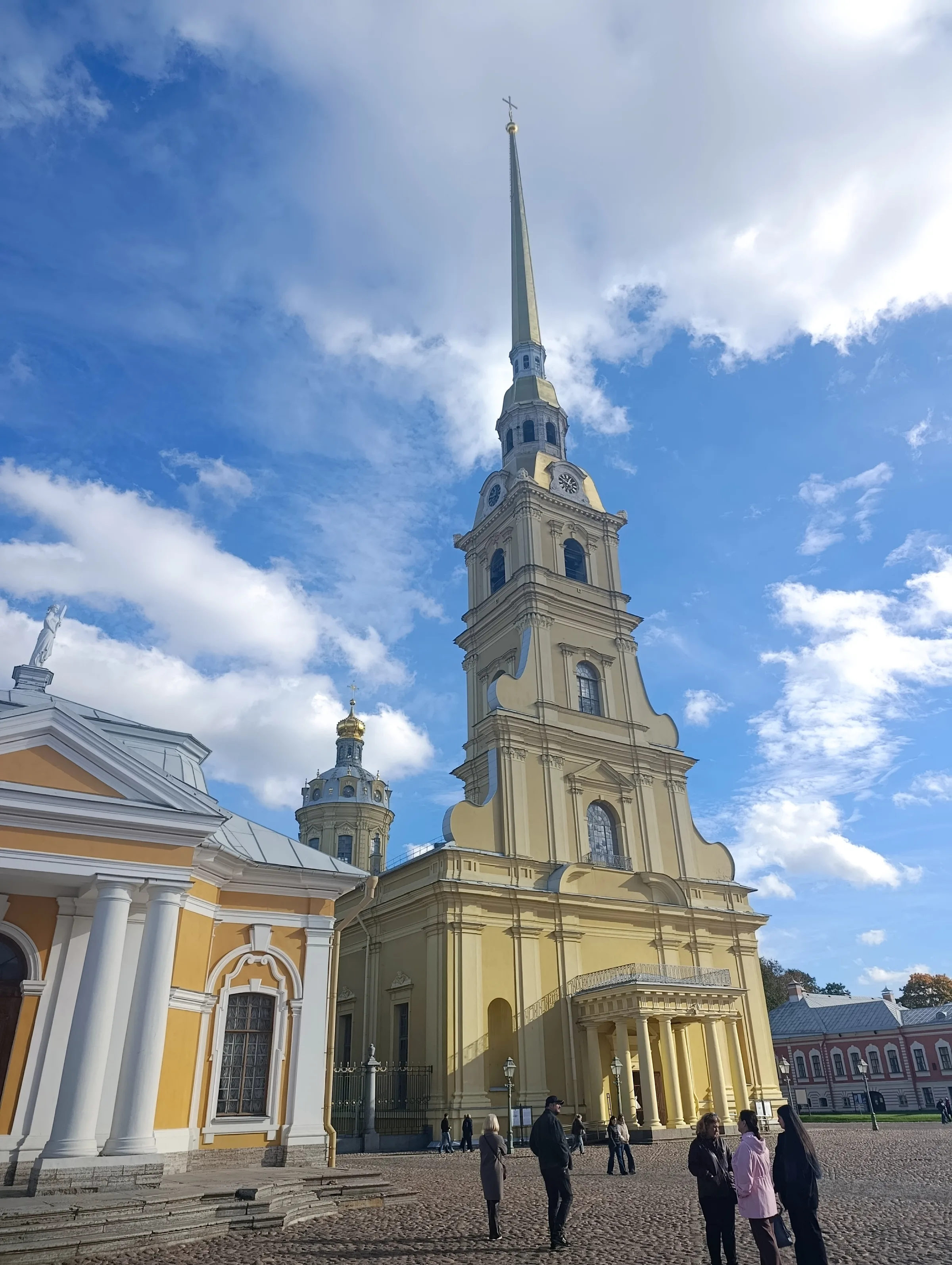 Петропавловская крепость покажет проекционное шоу «Свет единства» 4 ноября