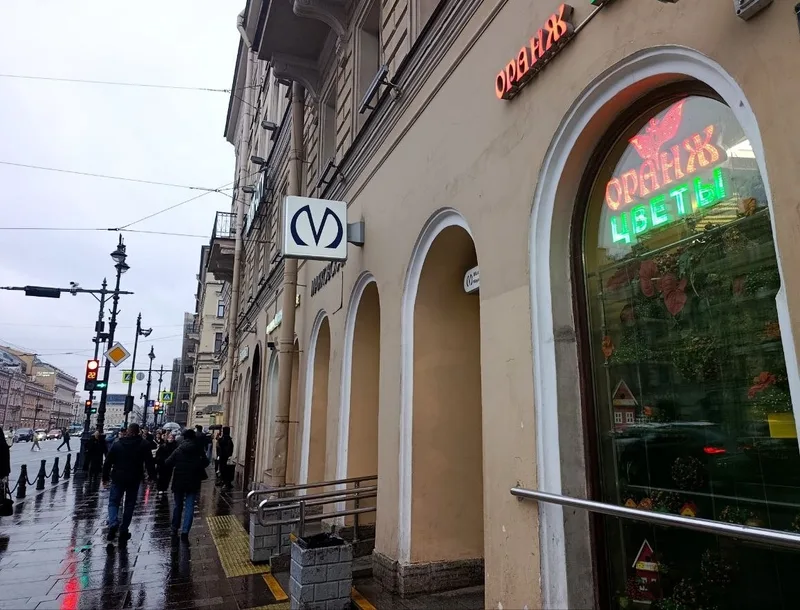 С «Серебряных рядов» на Невском сняли реставрационные леса