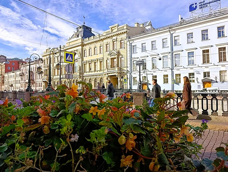 В петербургских цветниках за неделю высадили более 70 тыс. луковиц