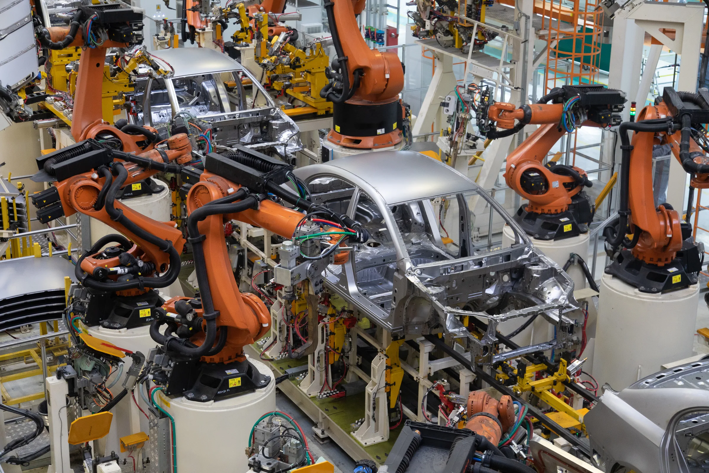 В России продали почти 12 тыс. машин петербургской сборки 2026 года